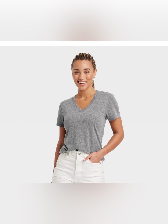 Universal Thread Tops - NWT Universal Thread Gray V-Neck Short Sleeve Tee